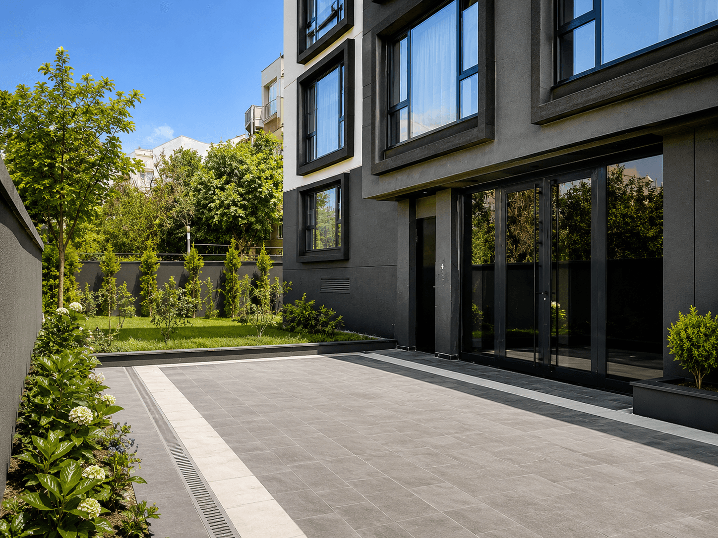 Astaş Kent Pendik peyzajlı iç bahçe ve zemin kat giriş camekanı