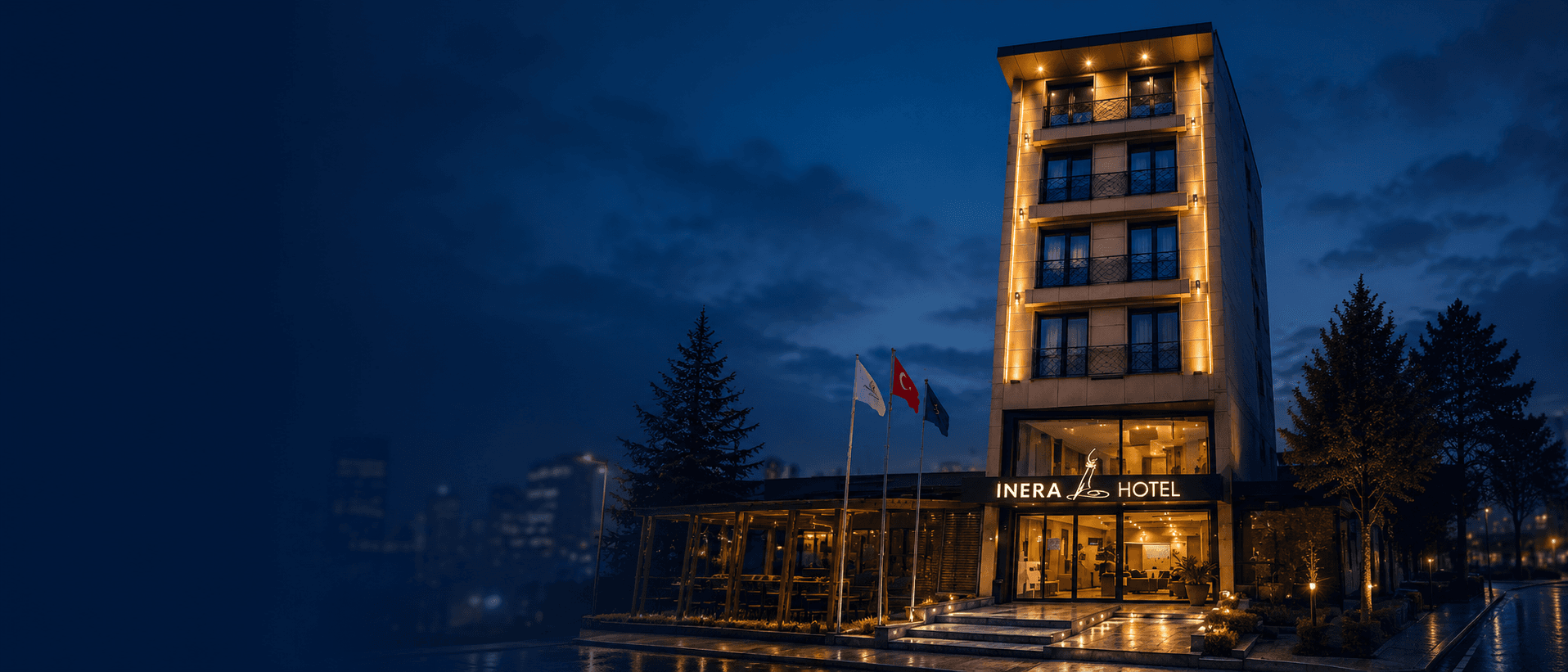 Inera Hotel Pendik binasının gece aydınlatmalı dış cephesi ve ana girişi
